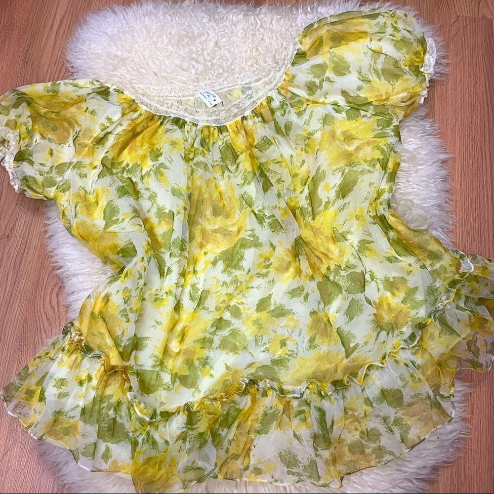 Vintage 60’s/70’s Floral Babydoll Nightie Yellow Green Chiffon Ruffle M